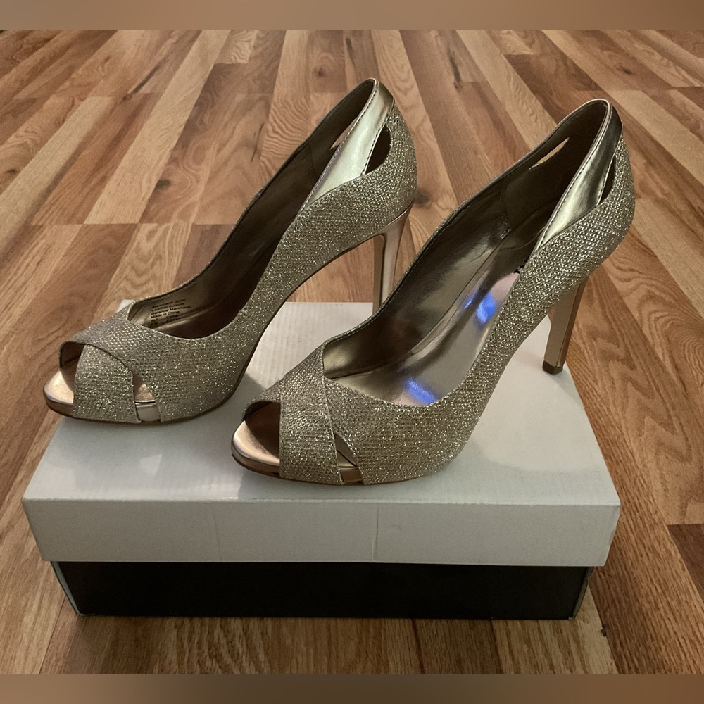 Elegant Gold Peep-Toe Heels